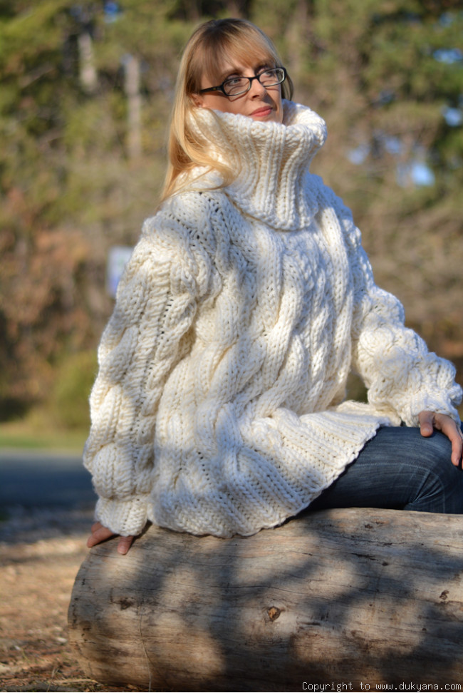 Hand knitted chunky huge T-neck cabled wool blend sweater in white/H8